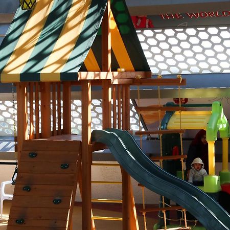Steigenberger Residence Doha Exteriör bild A playground in a shopping mall