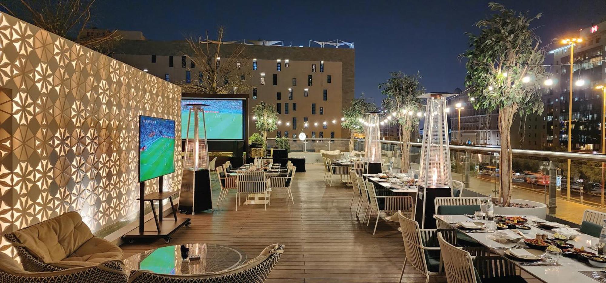 Steigenberger Residence Doha Exteriör bild The rooftop of the hotel
